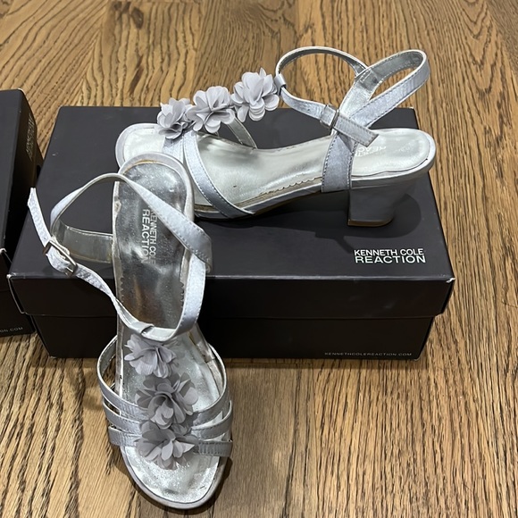 Kenneth Cole Sandals - Picture 2 of 11